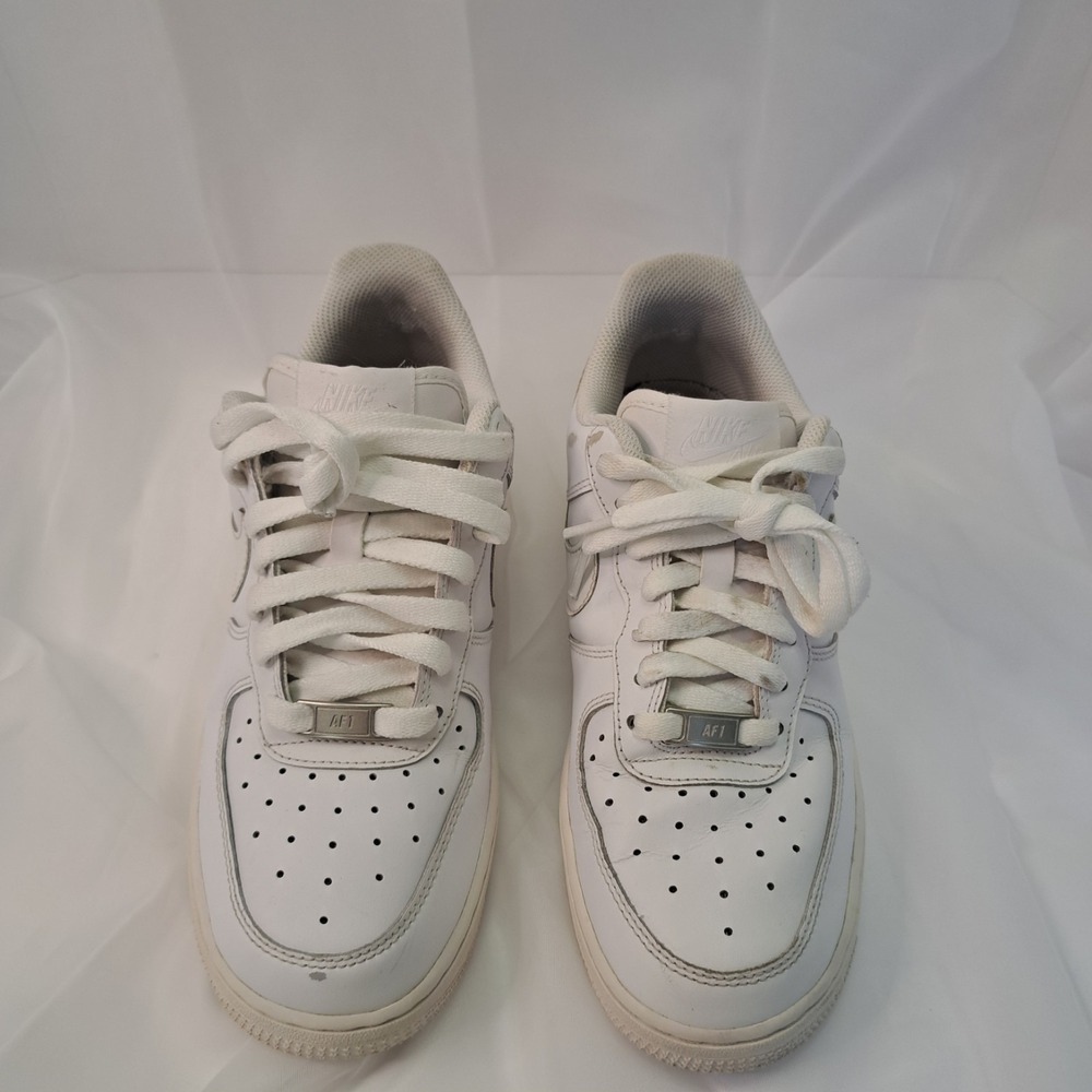 Nike Air Force 1 Low Triple White Sneaker Sz 8.5 Men Streetwear Classic Timeless - Picture 3 of 9